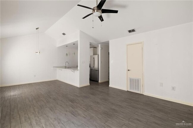 Building Photo - 901 Galveston Ave W