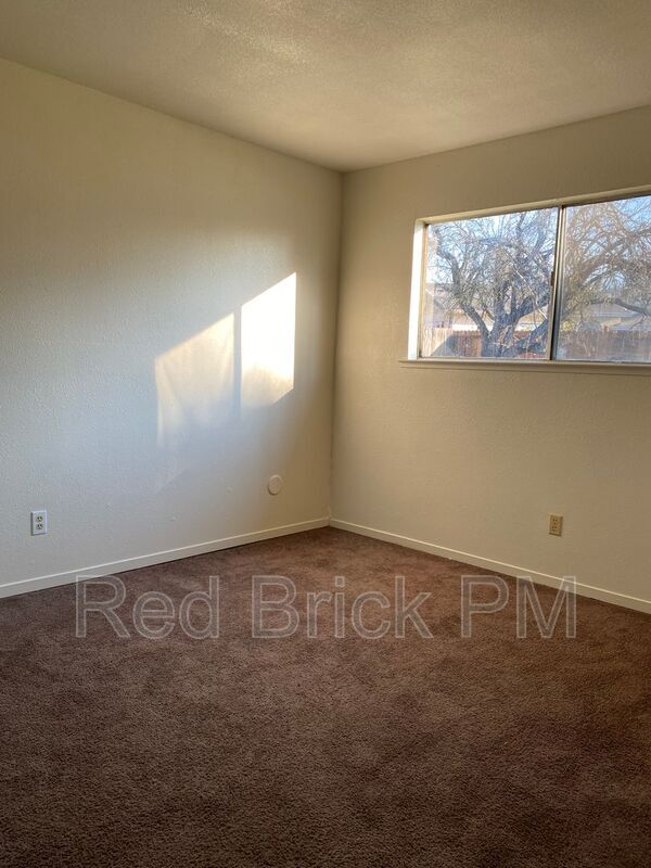 Building Photo - 3326 Carson Ct