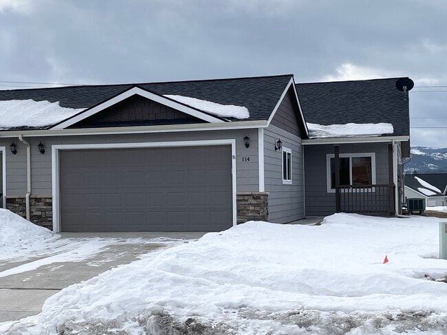 Primary Photo - 114 Jackson Peak Dr