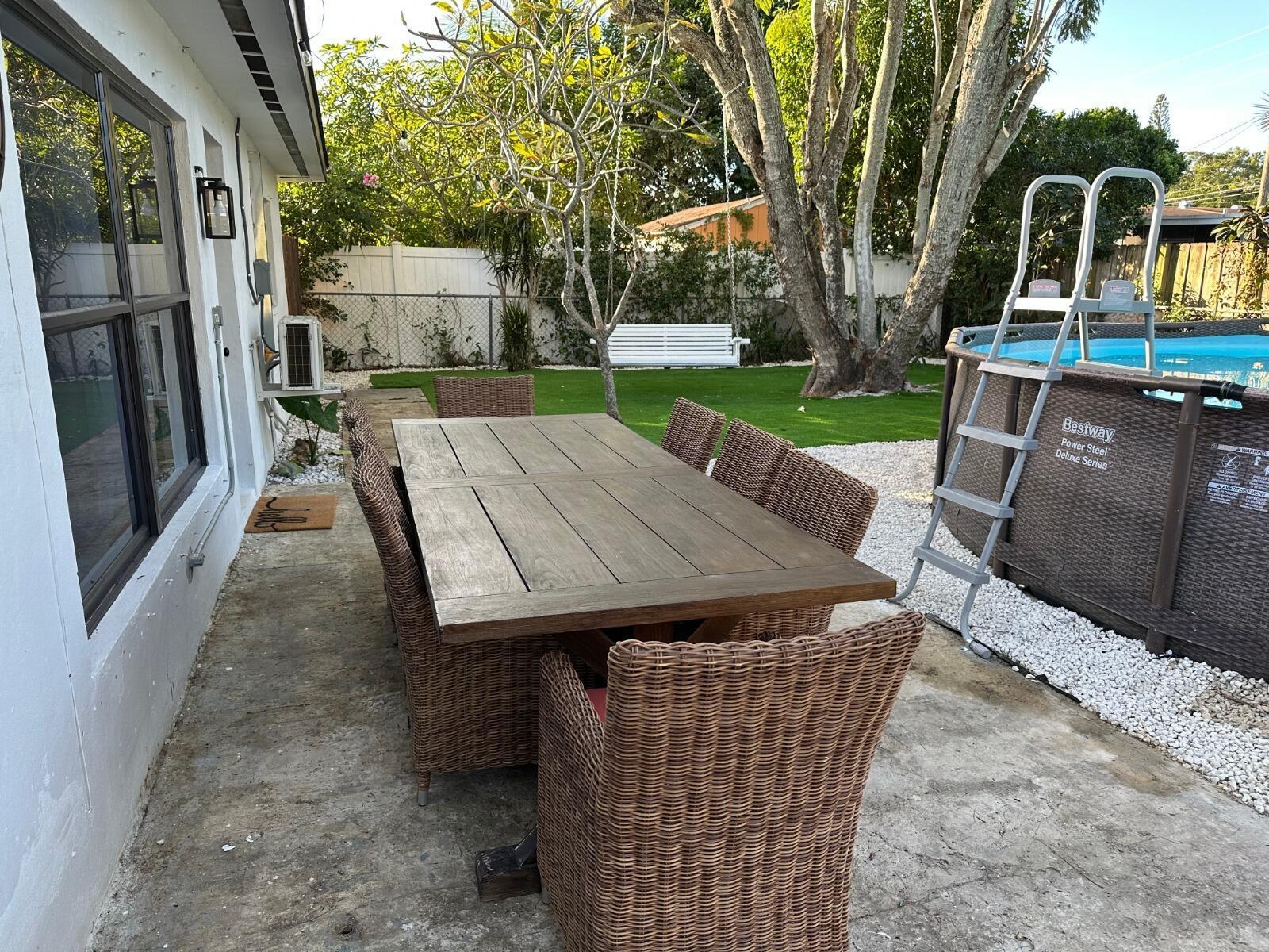 Building Photo - 5131 SW 6th St