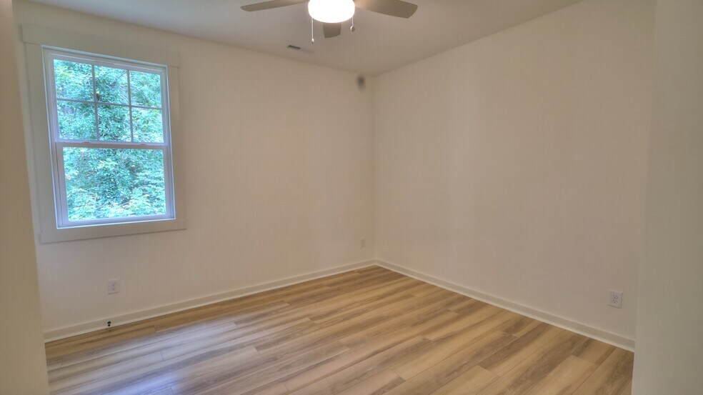 Unit A - 345 W Stewart Ave