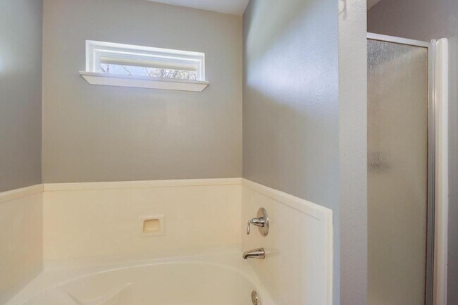 Building Photo - 17259 Moran Rd