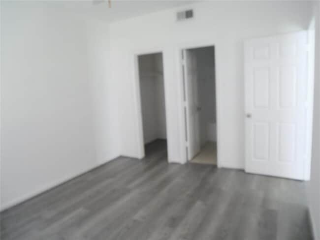 Building Photo - 6289 Wilcrest Dr