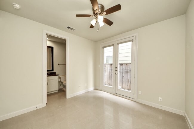 Building Photo - 5617 Kiam St