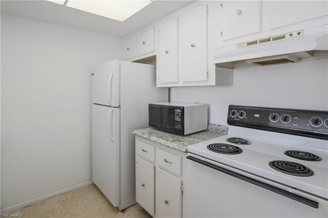 Building Photo - 3704 Broadway-