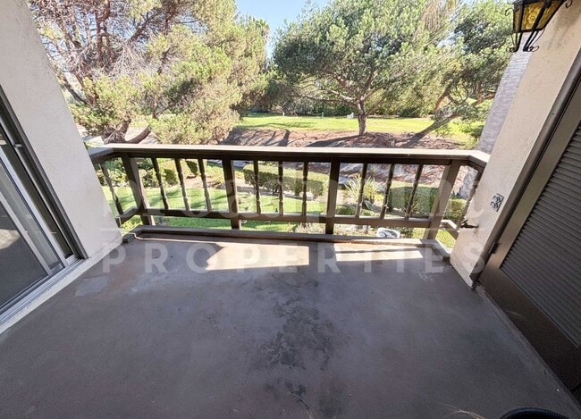 Building Photo - 12154 Rancho Bernardo Rd