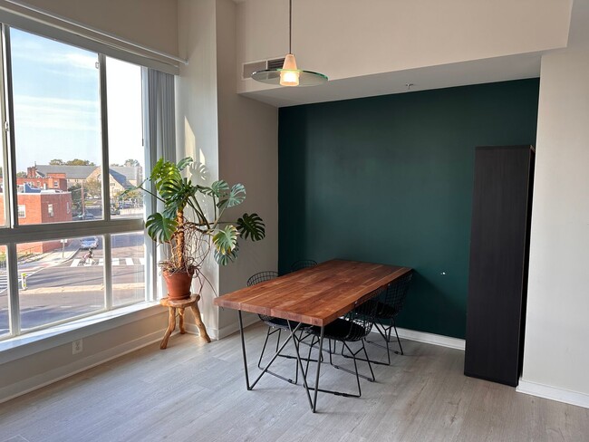 Building Photo - Lovely 1 BR/1 BA Loft-Style Apartment in 1...