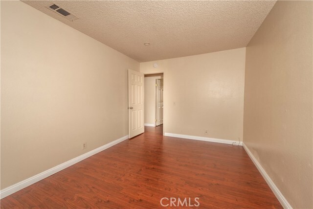 Building Photo - 1439 N Elderberry Ave