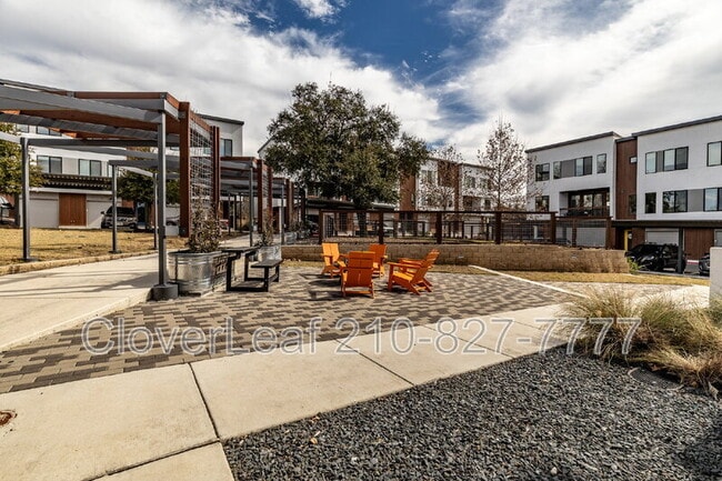 Building Photo - 102 Tendick St