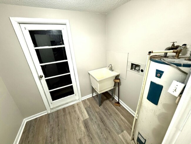 Building Photo - 6407 SE 108th St