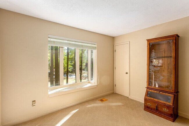 Building Photo - Contemporary East Cobb Home in Pope School...