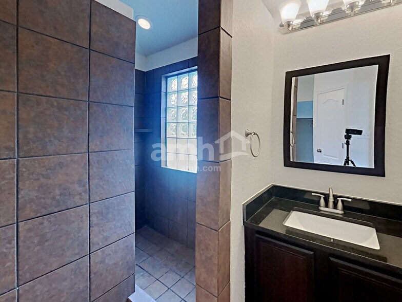 Building Photo - 101 Brook Shire