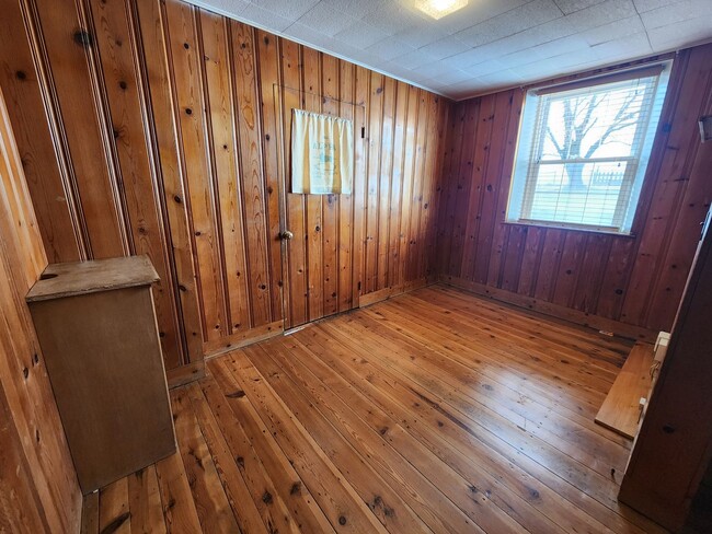 Building Photo - Large and Beautiful Farm House in Quiet Area