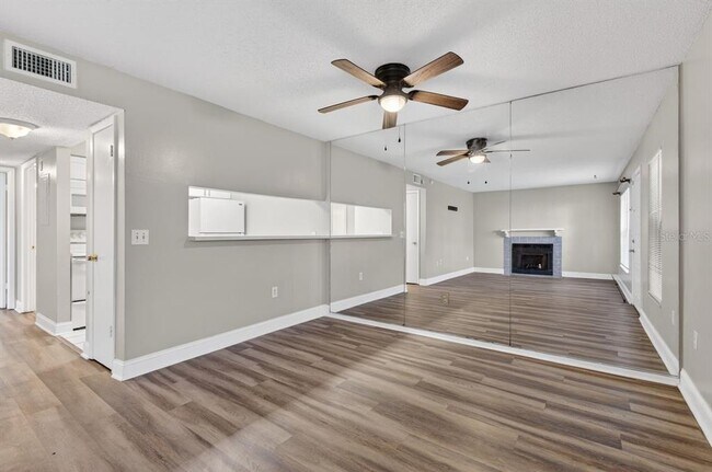 Building Photo - 14319 Hanging Moss Cir