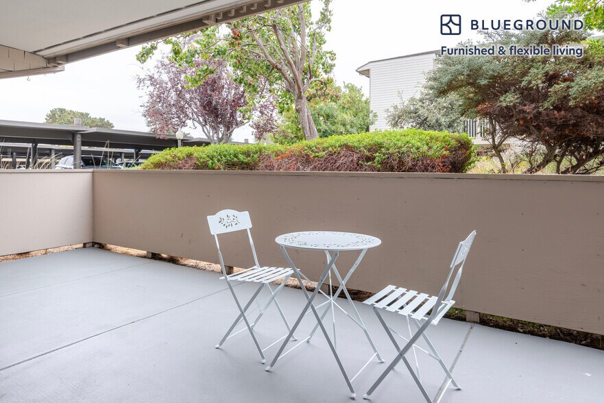 Building Photo - 788 Edgewater Blvd