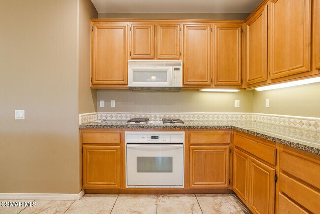 Building Photo - 3327 Shadetree Way