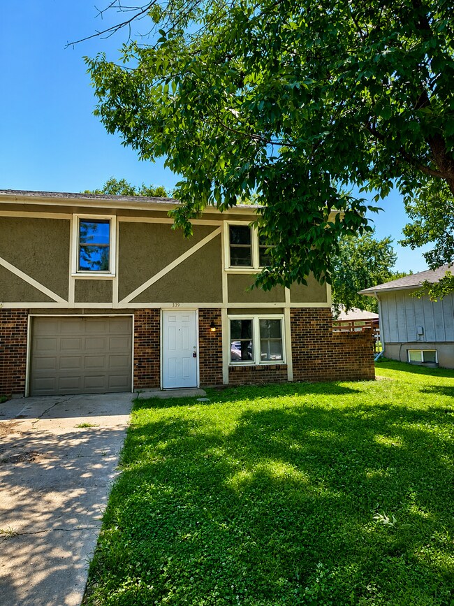 Building Photo - 339 N Kendall Dr