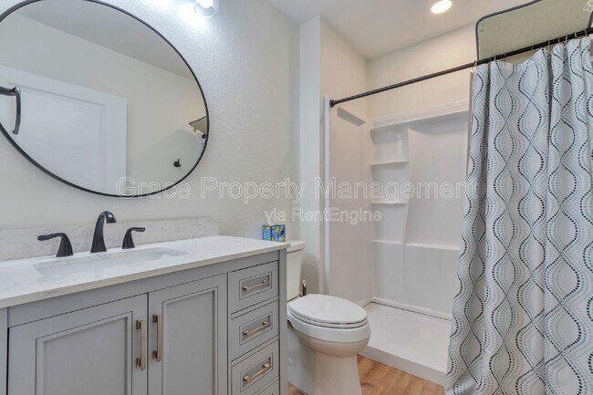 Building Photo - 4751 Ambrose Pl