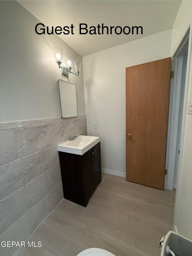 Building Photo - 277 Vista Rio Cir