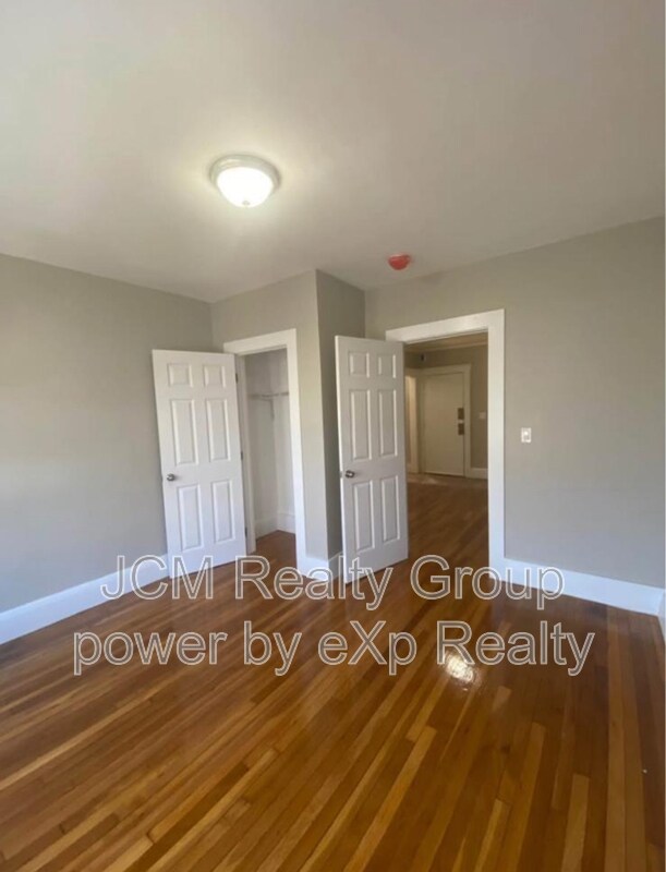 Building Photo - 23 Mall St