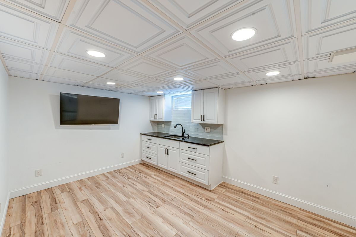 Building Photo - 2002 City Ave