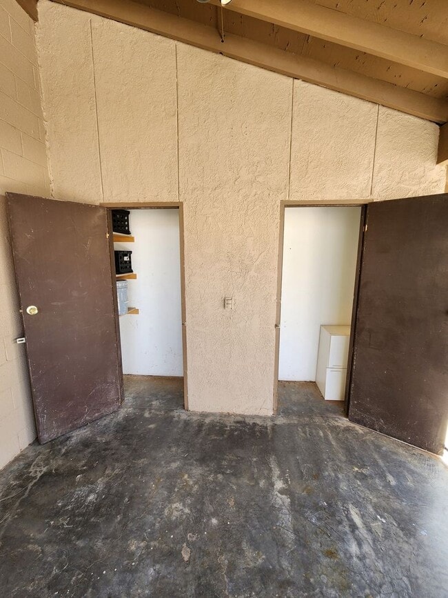 Building Photo - 3224 Hillrise Dr