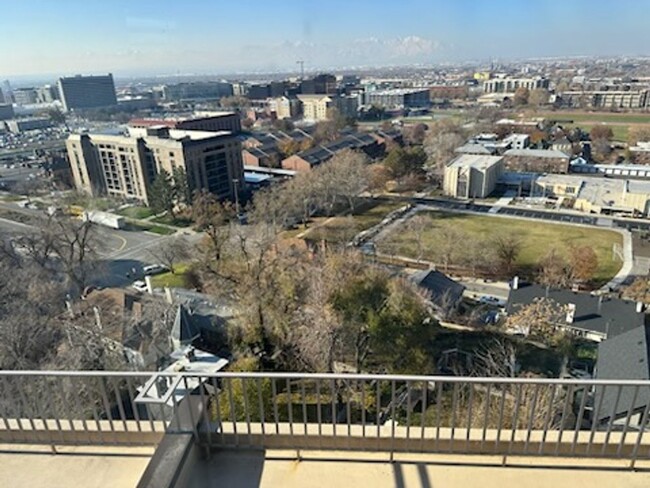 Building Photo - Gorgeous Penthouse in the heart of SLC!!!