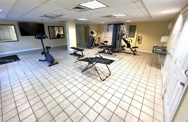 Building Photo - 101 Sidonia Ave