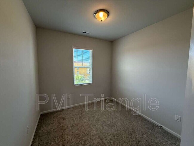 Building Photo - 67 Blakely St