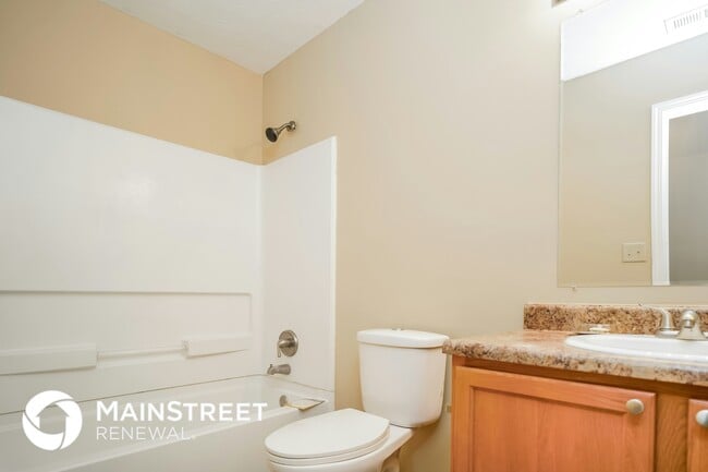 Building Photo - 619 Findlay Ln