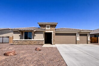 Building Photo - "Spacious 4-Bedroom, 2.5-Bathroom Home in Mesa del Sol!"