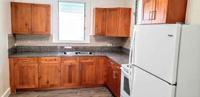 Building Photo - 1928 Pauoa Rd