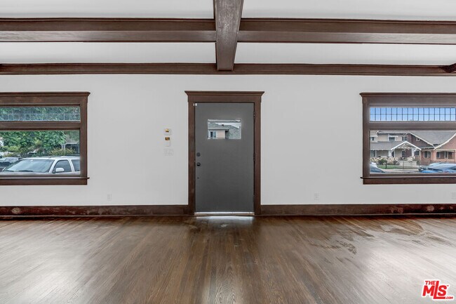 Building Photo - 1804 Roosevelt Ave