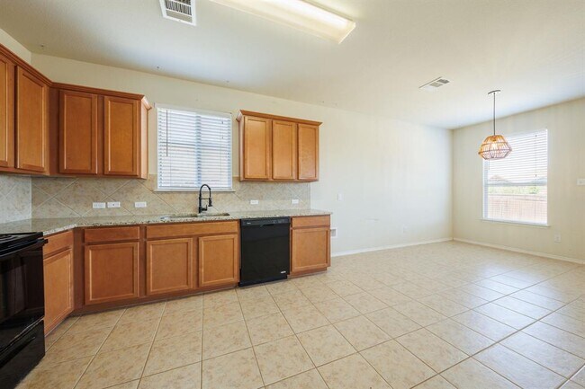 Building Photo - 132 Thrasher Cv