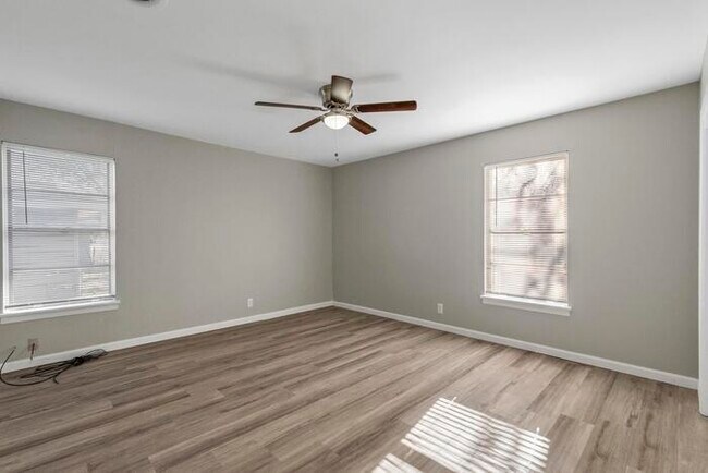 Building Photo - 3 Pershing Dr