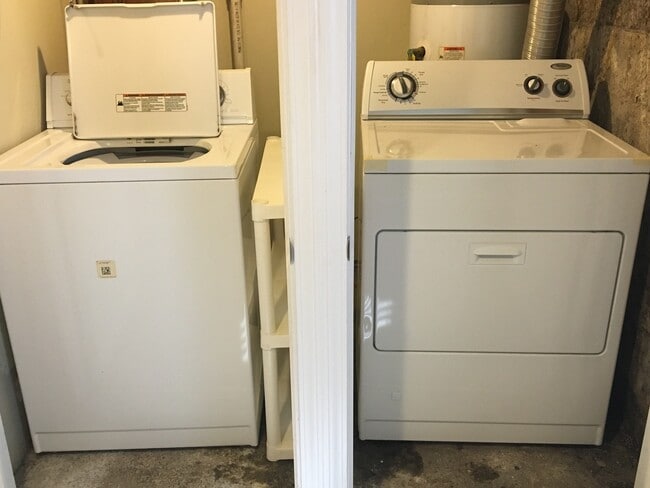 Building Photo - 234 N Summit St