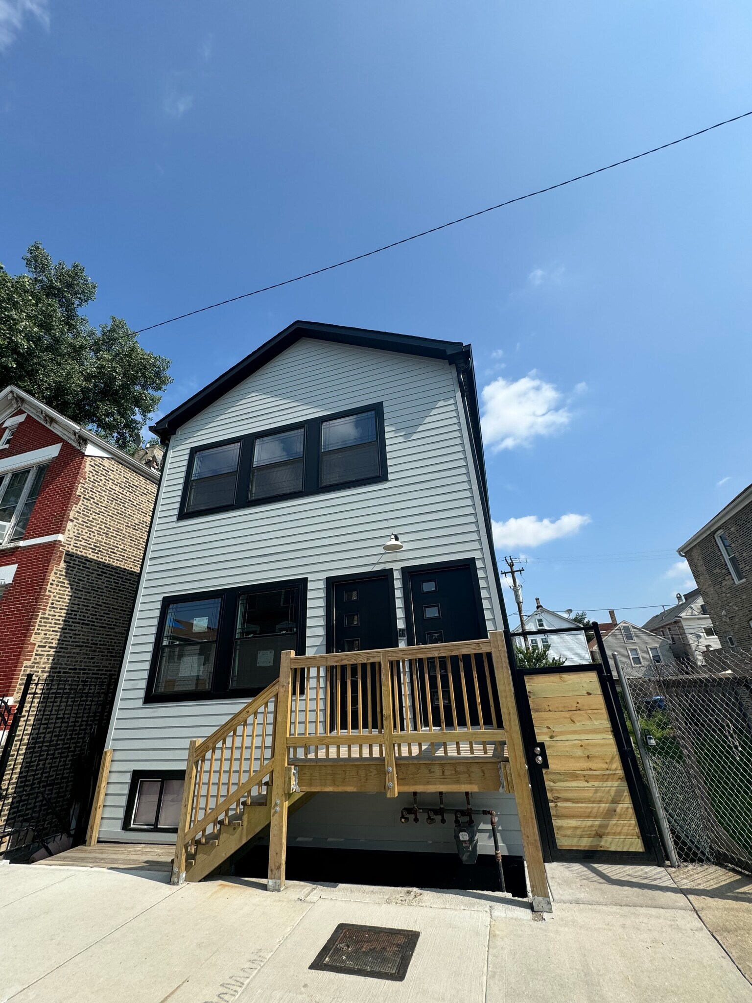 Building Photo - 960 W 18th Pl