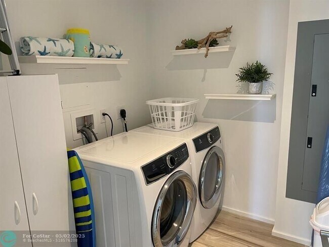 Building Photo - 2200 N Ocean Blvd