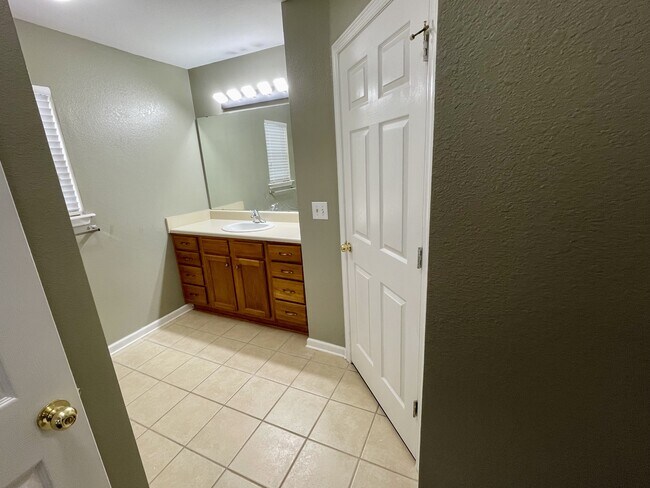 Building Photo - 4434 Gearhart Rd