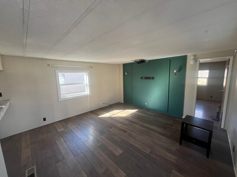 Building Photo - 2417 2nd St S