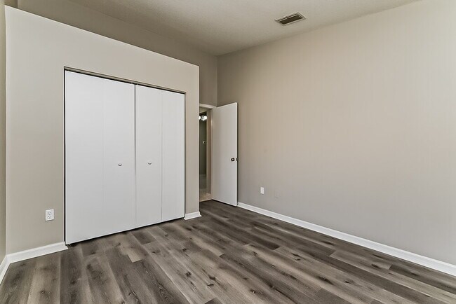 Building Photo - 5009 Panther Dr