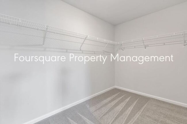 Building Photo - Townhome | Bonus Loft Space | Internet Inc...