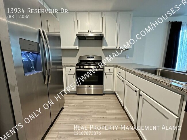 Building Photo - 13934 Reservoir Dr