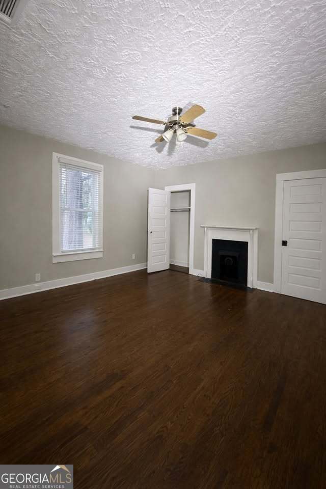 Building Photo - 392 S Cherokee Rd