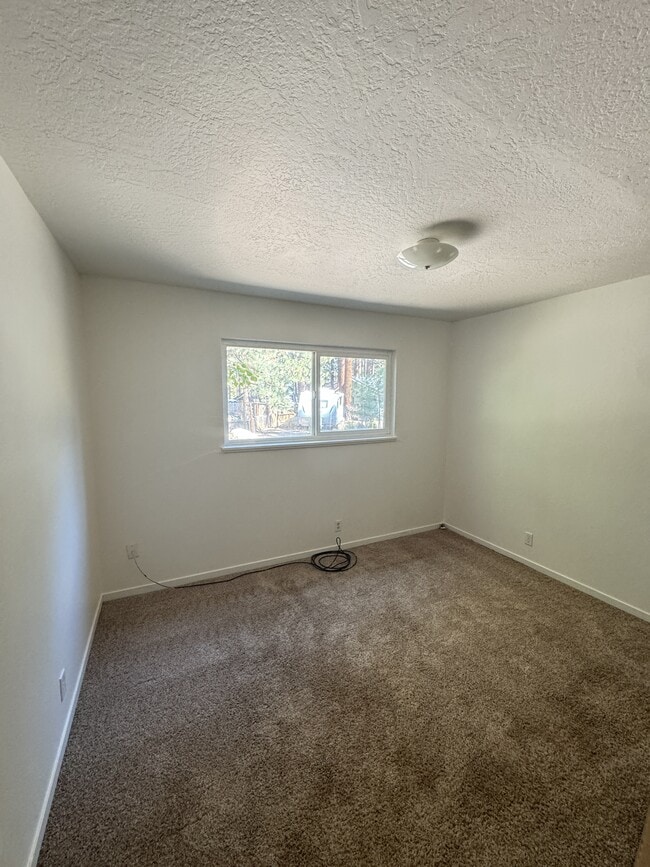 Building Photo - 2708 Armstrong Ave