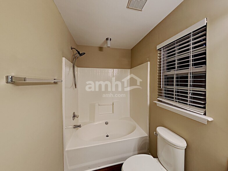 Building Photo - 14921 Ashlight Dr