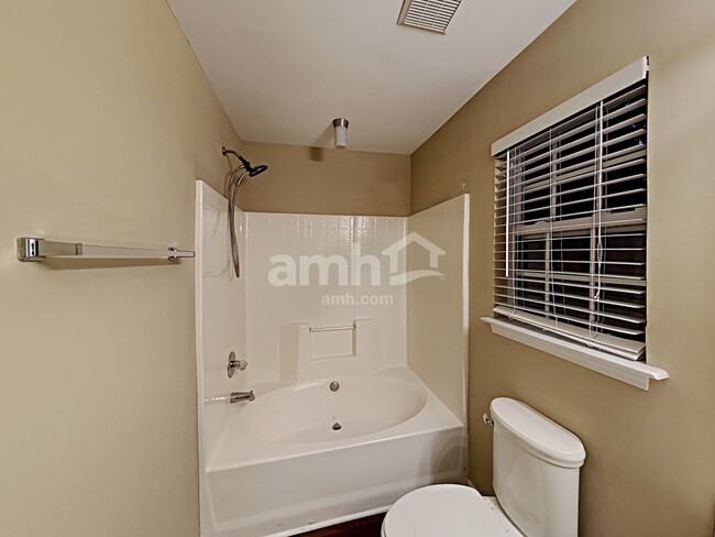Building Photo - 14921 Ashlight Dr