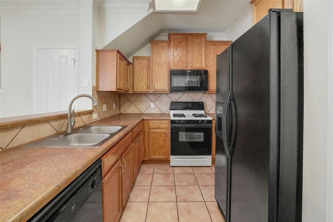 Building Photo - 8518 Cahill Dr