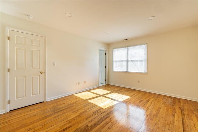 Building Photo - 170 Harrison Ave