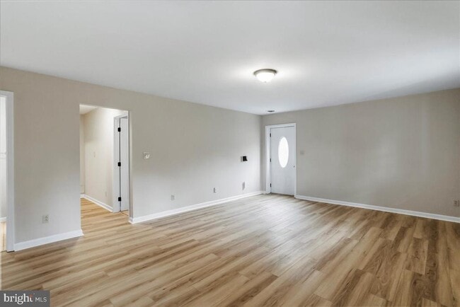 Building Photo - 72 Pioneer Ln